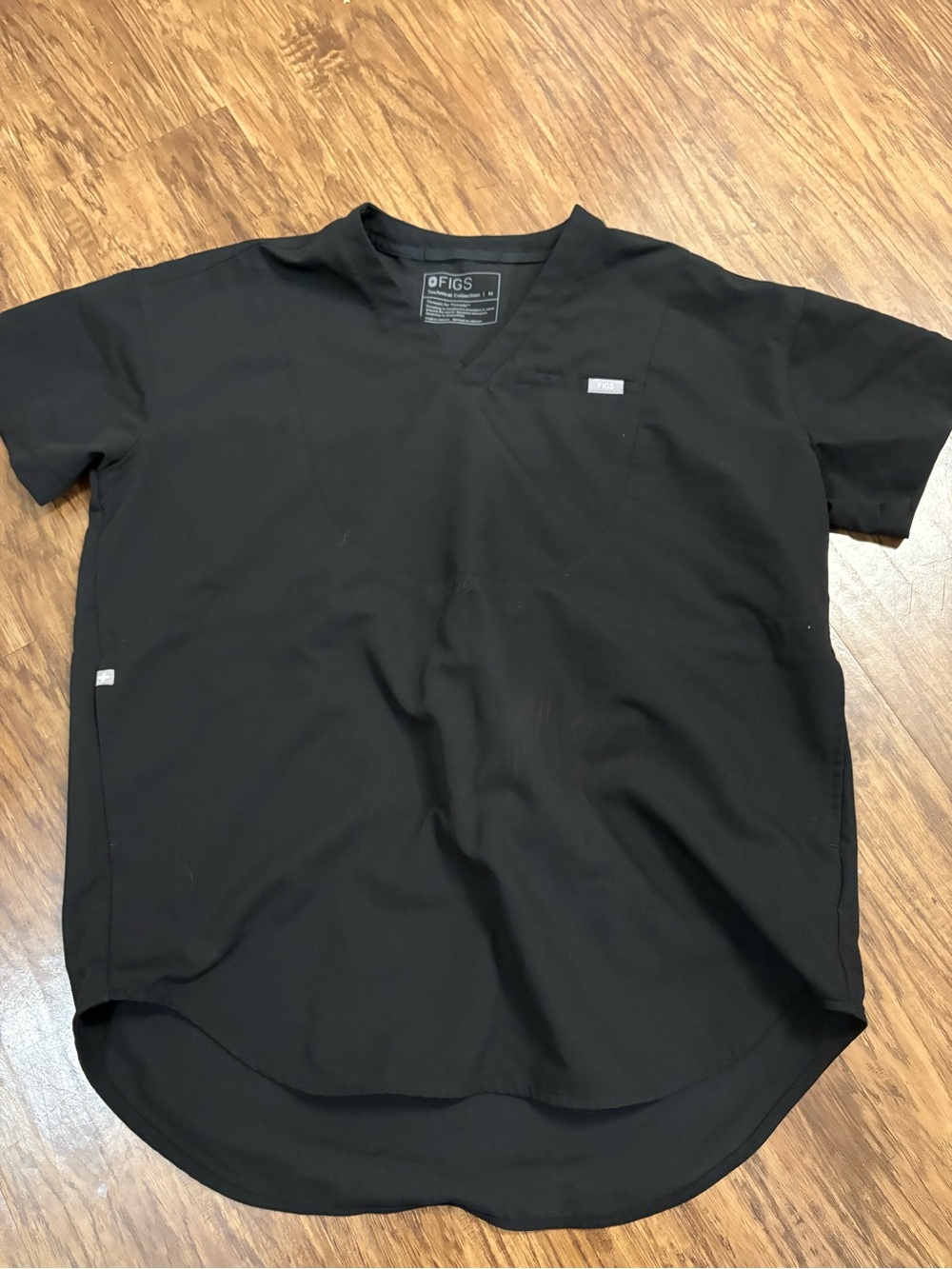Figs Men's Black Short-Sleeve V-Neck Scrub Top